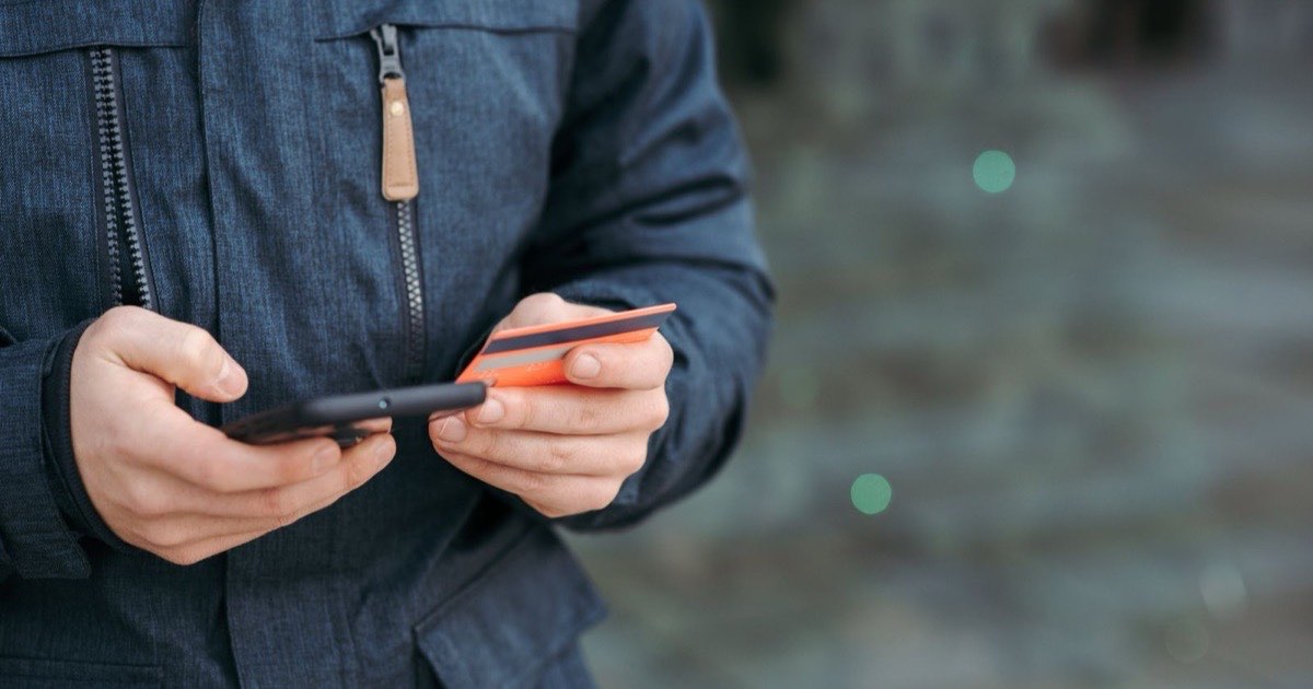 Apple Wallet et Google Wallet expliqués simplement : pourquoi ça change la fidélité client